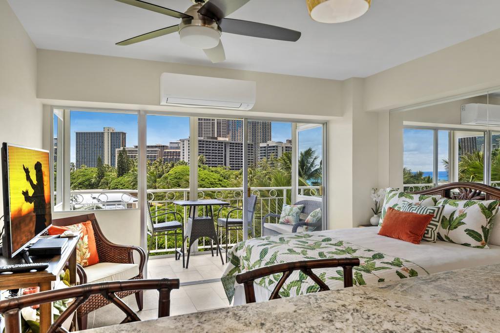 Waikiki Shore 515 Beachfront & Upgrade Leilighet Honolulu Eksteriør bilde